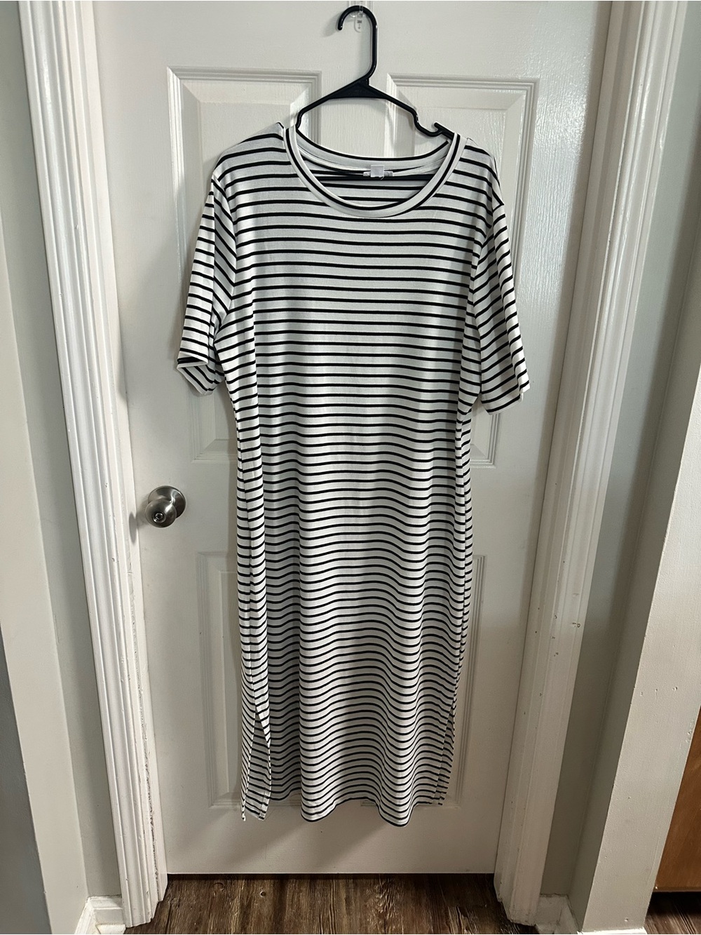Black & White Striped Short-Sleeve Midi Dress